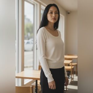 ZARA — Women’s White Long Sleeve Sweater